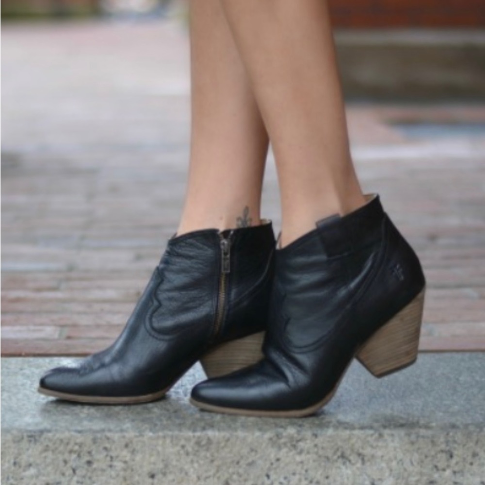 Frye REINA LEATHER ANKLE BOOTIES